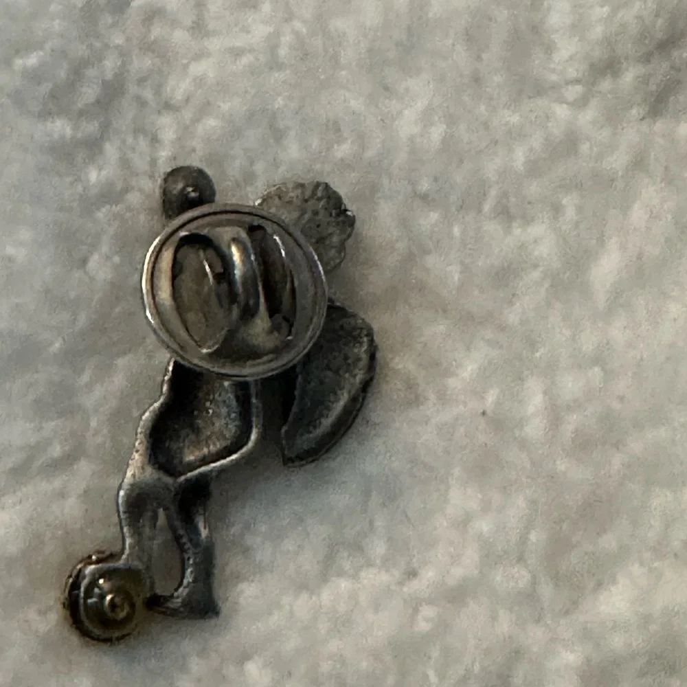Angel Lapel Pin - Picture 3 of 4